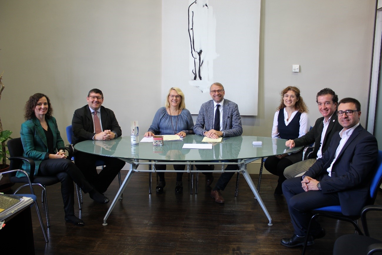 Nueva cátedra institucional